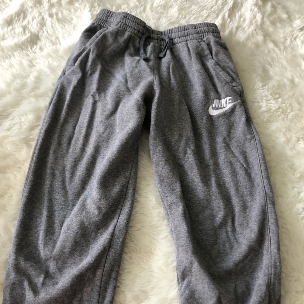 gray nike sweatpants